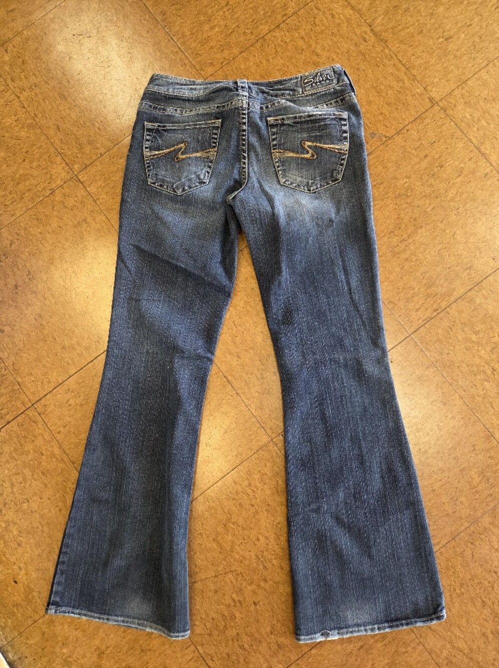 Silver Jeans Women's Medium Blue Low Rise Flare Jeans